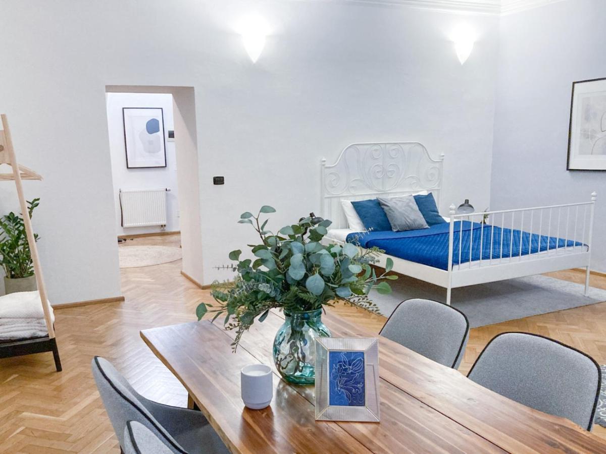 Best Price & Location - Historic Square Residency プラハ エクステリア 写真